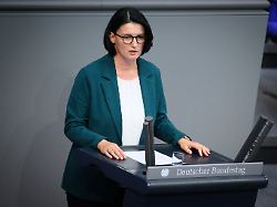 <div>Kritik an „Notlage“-Vorstoß: Grüne werfen Merz Zündelei vor</div>