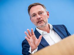 <div>Lindner reagiert auf CDU-Vorstoß: FDP bereit „neuen Realismus in der Migration“ durchzusetzen</div>