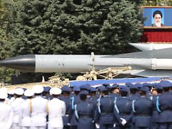 <div>Washington sichert Hilfe zu: USA: Iran bereitet „unmittelbar“ Raketenangriff auf Israel vor</div>