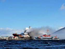 Havarie auf der Ostsee: Brand auf Tankschiff in Rostock gelöscht