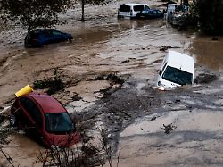 Sturmfluten und Hagel: Mehr als 50 Tote durch heftige Unwetter in Spanien