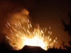 Mehrere Explosionen: Ukraine zerstört russisches Lager mit Hunderten Drohnen