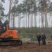 Protest in Grünheide: Besetzer blockieren Baustelle für Tesla-Bahn