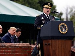 <div>„Faschist“ als Oberbefehlshaber: US-Militärs warnen: Trump wird Regeln austesten</div>