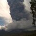 Immer wieder Eruptionen bei Bali: Tausende Urlauber sitzen nach Vulkanausbruch fest