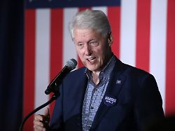 <div>„Nach wie vor guter Dinge“: Bill Clinton mit Fieber im Krankenhaus</div>