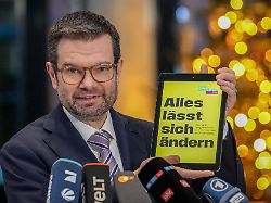 <div>„Alles lässt sich ändern“: Liberale legen „FDP pur“-Wahlprogramm vor</div>