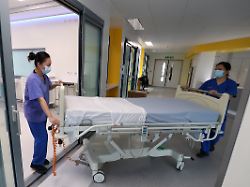Gesundheitssystem kollabiert: Pflegekräfte: Patienten sterben in Großbritannien auf Fluren