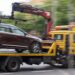 Funkenschlag in Berlin: Junge Männer wollen Auto per Abschleppwagen stehlen