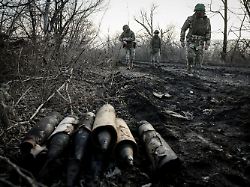 Drei Milliarden Euro für Waffen: Hofreiter wirft Scholz Blockade von Ukraine-Hilfen vor
